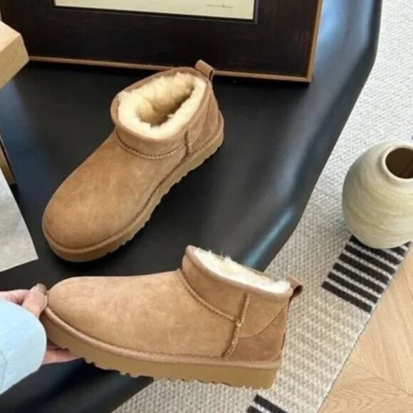 UGG Classic Ultra Mini Boots - Picture 2 of 6